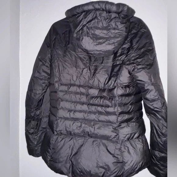 Authentic The North Face Women's Black Jacket - Picture 2 of 4